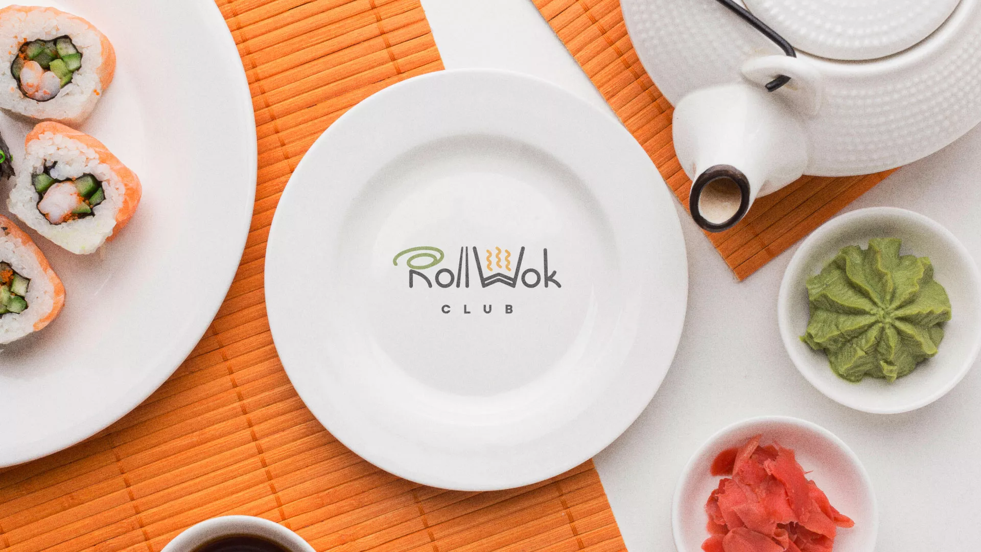 Разработка логотипа и фирменного стиля суши-бара «Roll Wok Club» в Верхней Туре